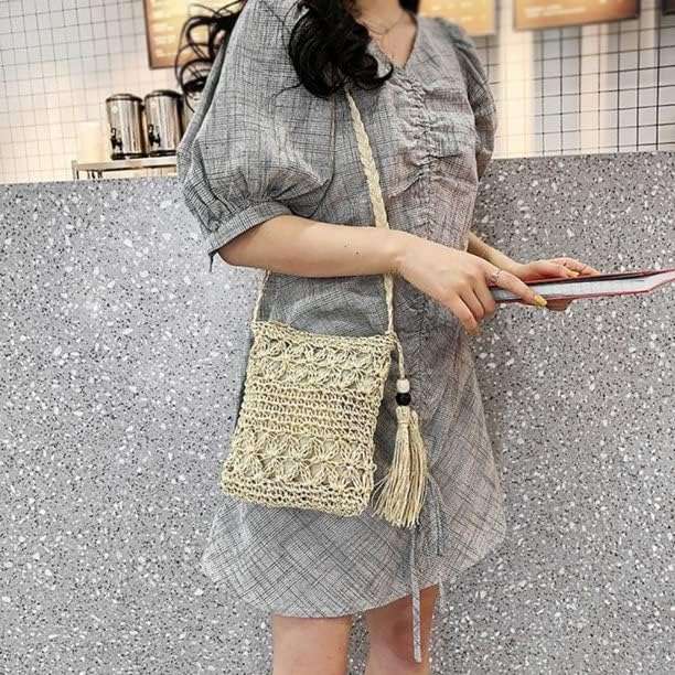 Straw shoulder bag for women