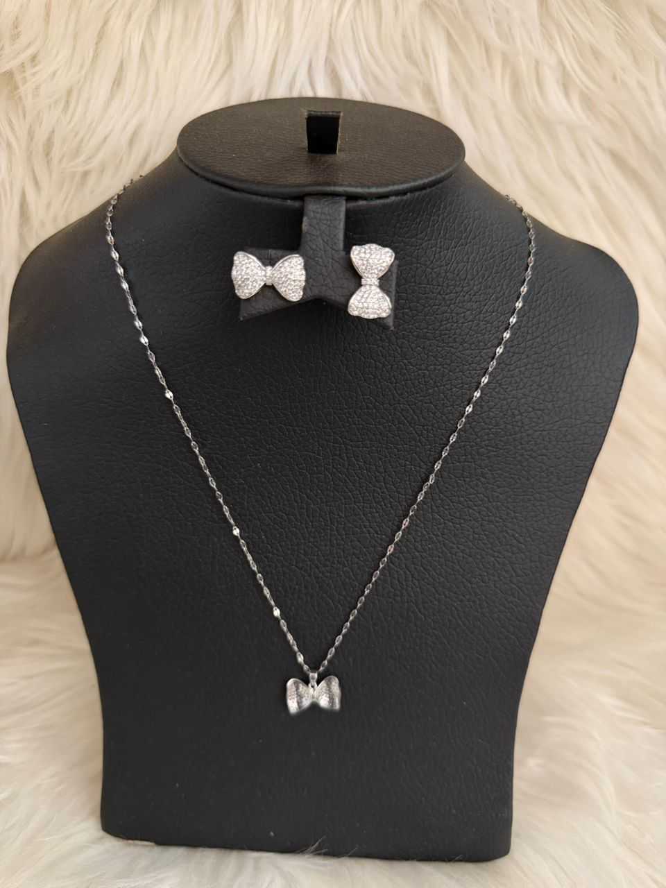 Silver Bow Jewelry Set