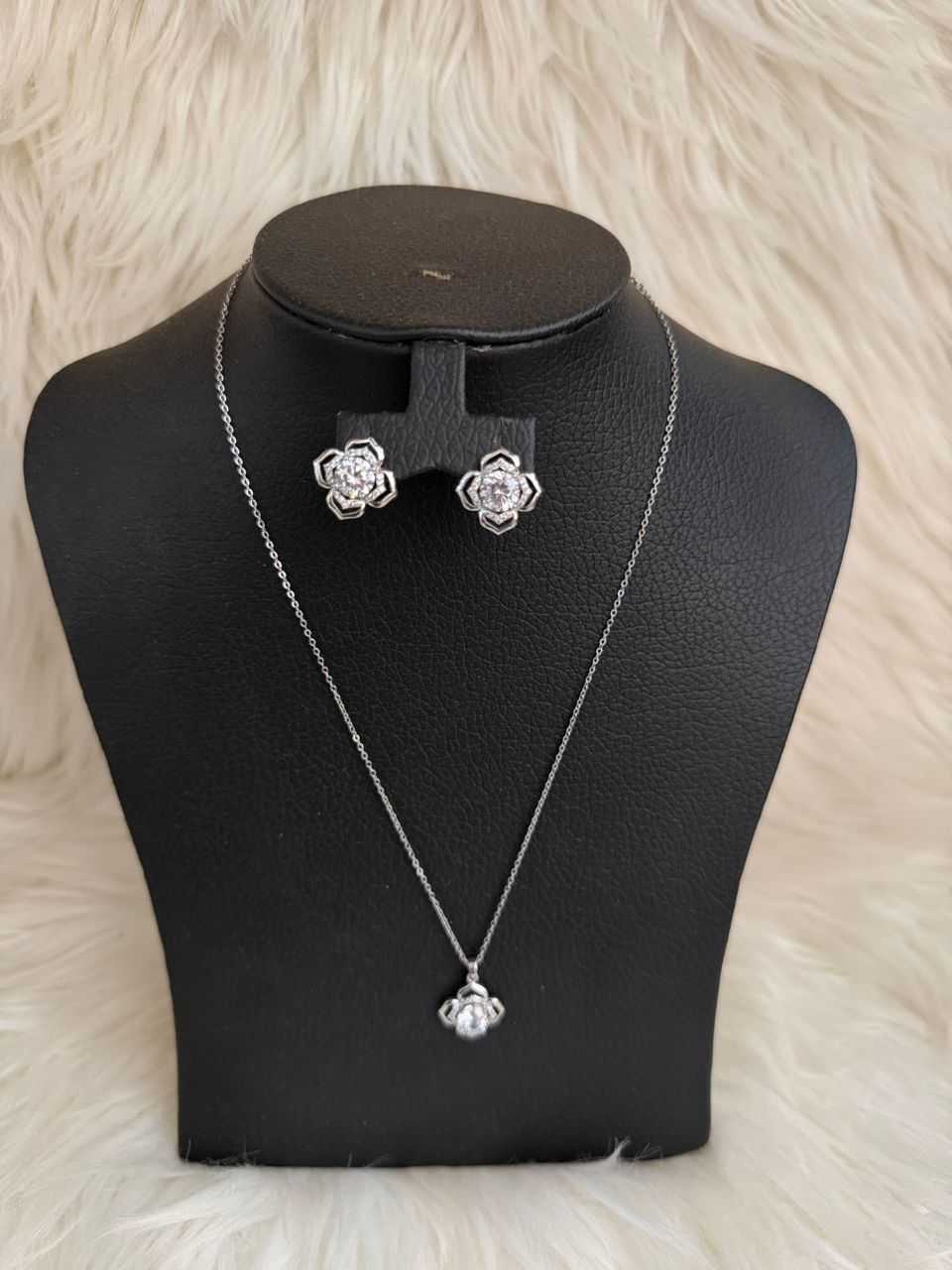 Silver Flower Jewelry Set