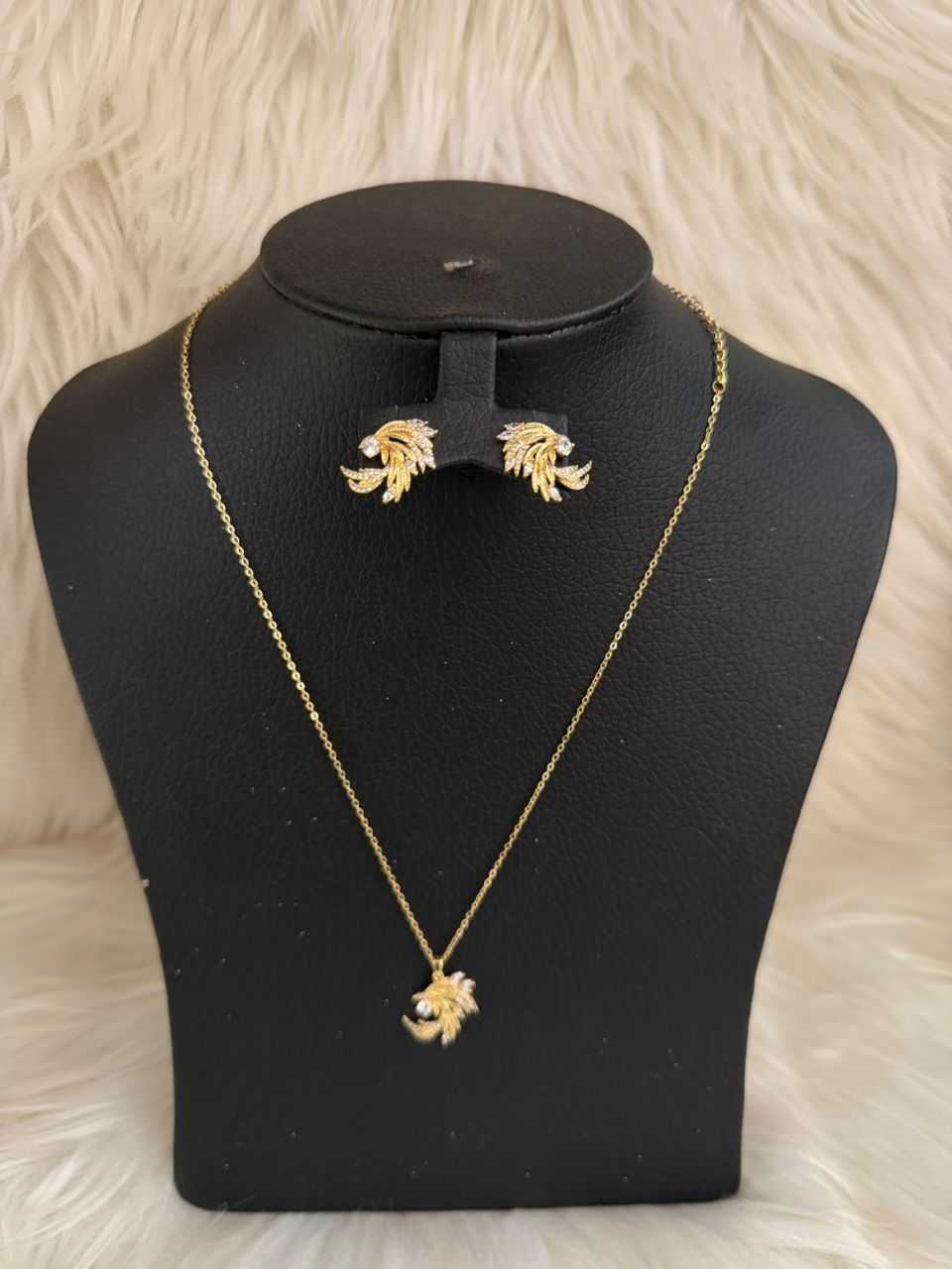 Golden Leaf Jewelry Set