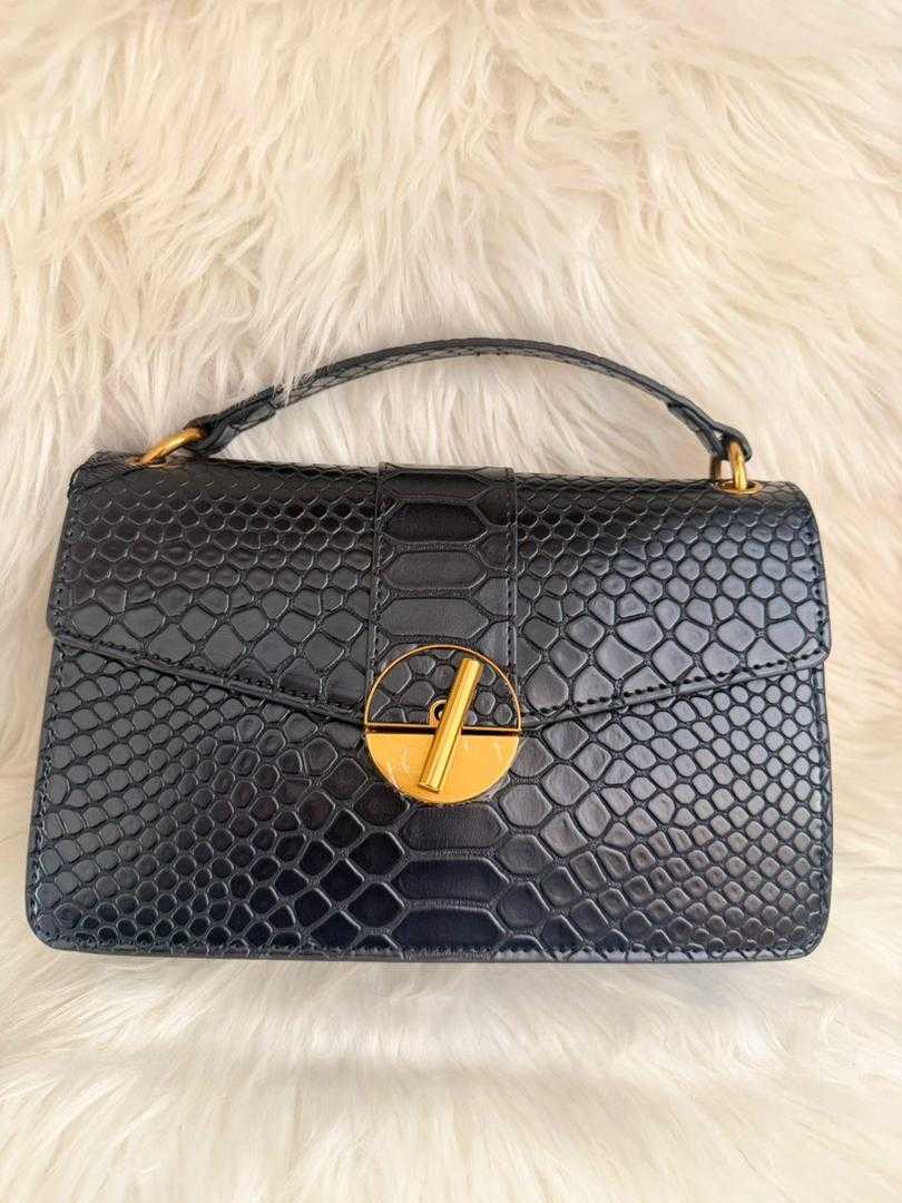 Black Snake-Texture Shoulder Handbag