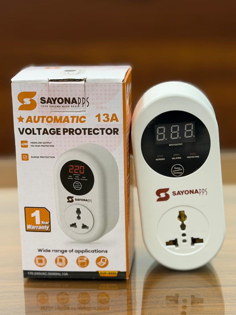SAYONA 13A automatic voltage protector with digital display, white plug-in unit